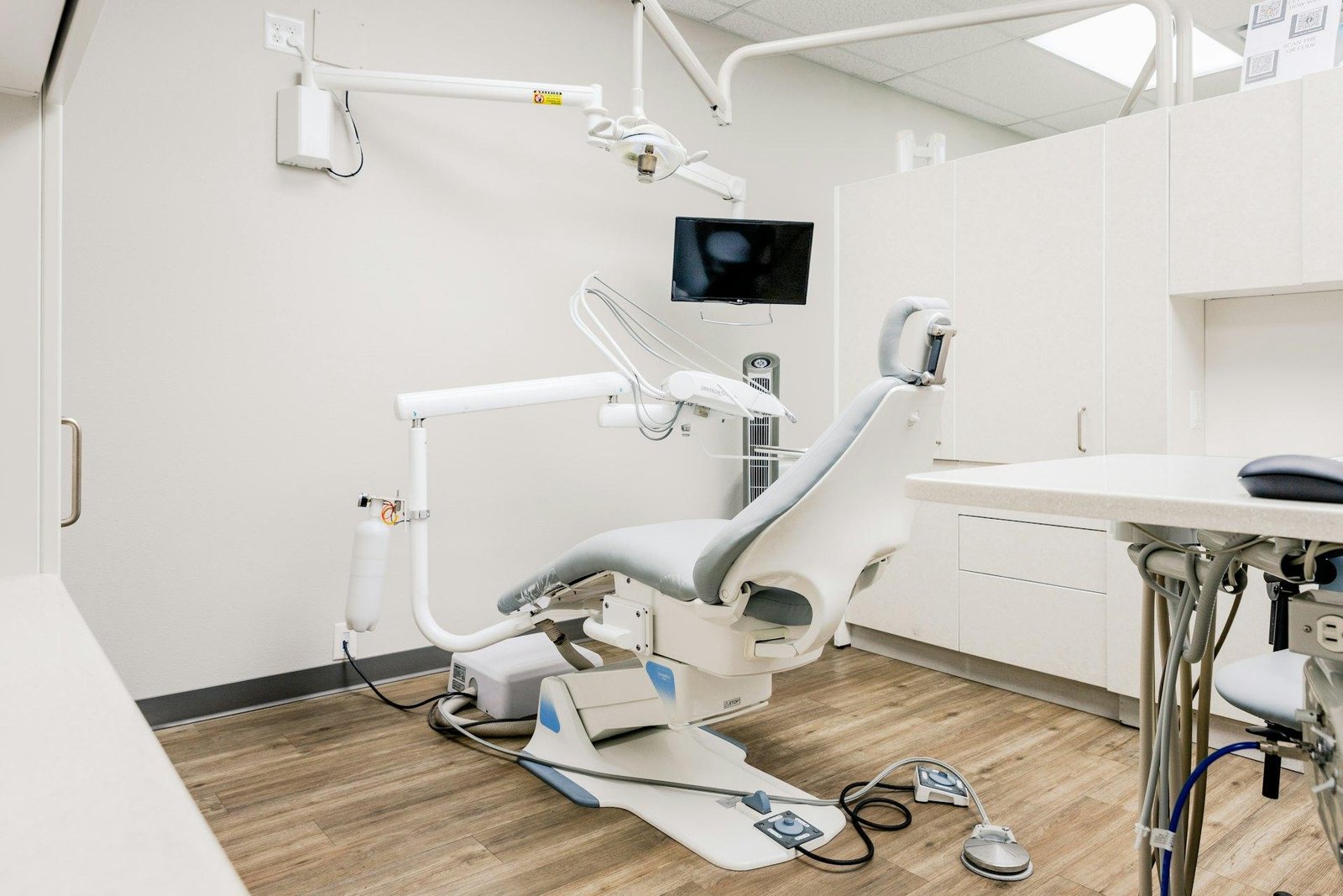Bright dental treatment room